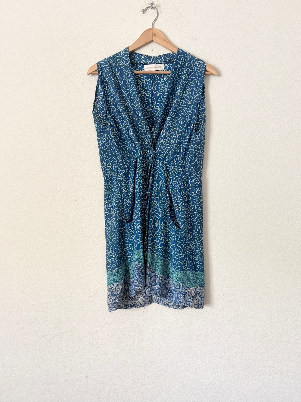 Natalie Martin XS Nico 100% silk sleeveless Vneck wrap mini dress in blue